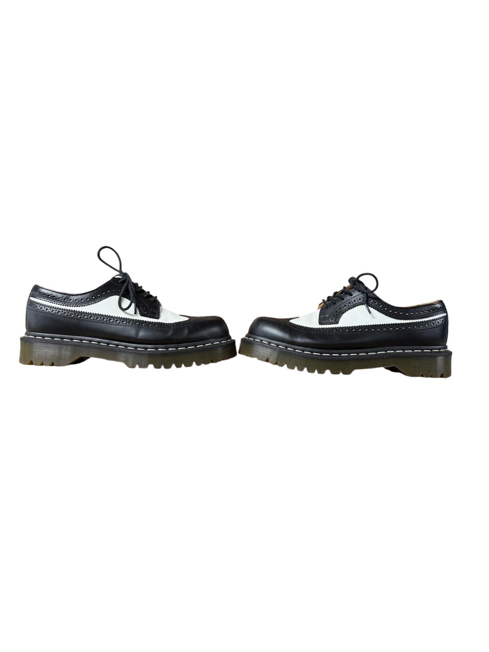 Dr Martens Shoes Mens Size 9 Black White Leather Wingtip Oxford Lug Sole 10458